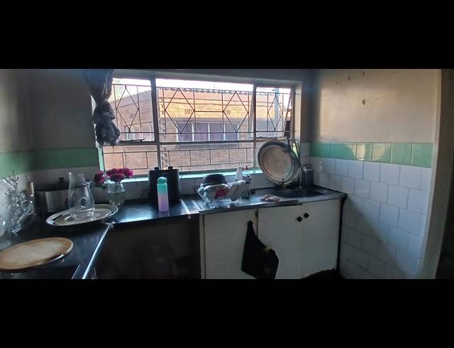 2 BEDROOM FLAT FOR SALE IN VEREENIGING CENTRAL